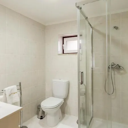 Rustic Getaway In Guarda *