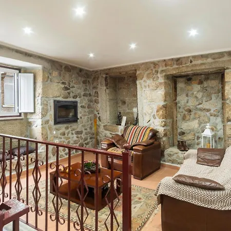 Rustic Getaway In Guarda Сasa de vacaciones