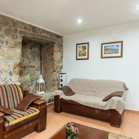 Rustic Getaway In Guarda Сasa de vacaciones *