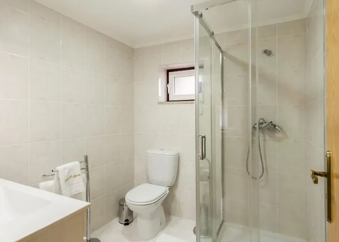 Rustic Getaway In Guarda *